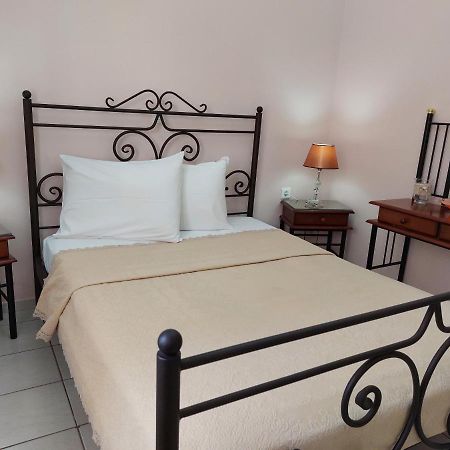 Alexandra Apartment Кинета Екстериор снимка