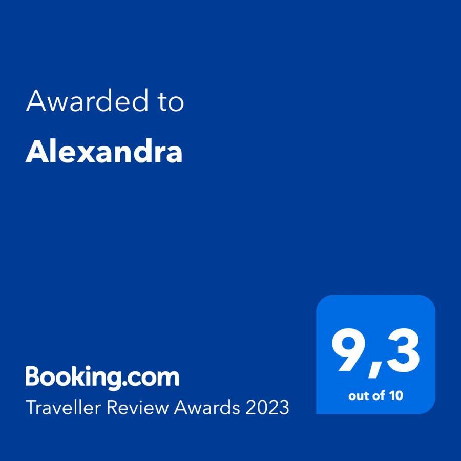 Alexandra Apartment Кинета Екстериор снимка